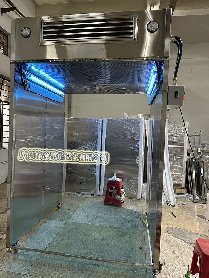 層流罩取樣車是一種用于在無菌或潔凈環境下進行樣品采集的專用設備。 層流罩取樣車是一種用于在無菌或潔凈環境下進行樣品采集的專用設備。