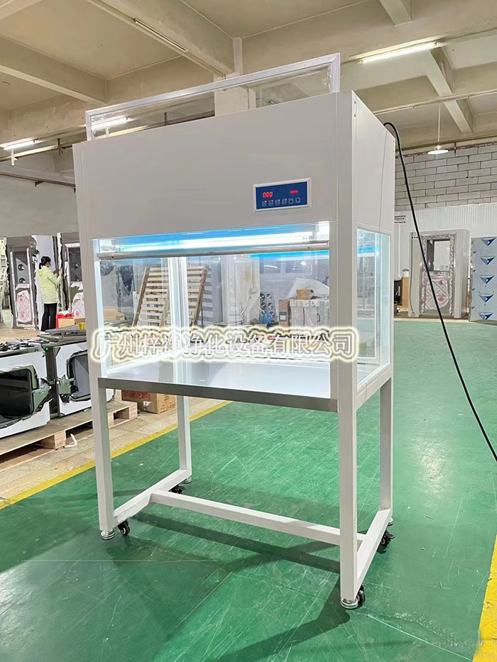 潔凈工作臺是廣泛應(yīng)用于科研、制藥、生物工程等領(lǐng)域的潔凈設(shè)備