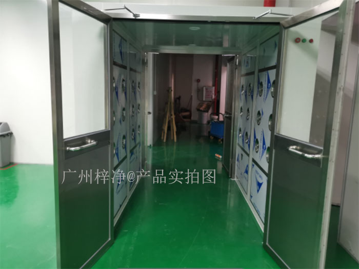 貨淋室則是為了對貨物進(jìn)行空氣凈化，防止貨物在搬運(yùn)過程中攜帶的塵埃污染產(chǎn)品或工作環(huán)境